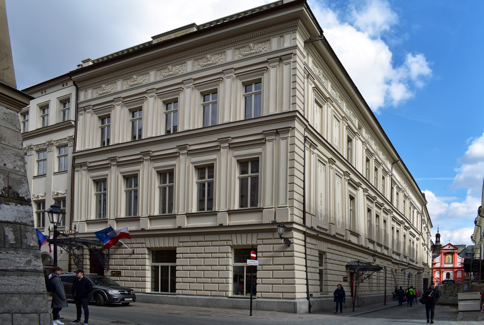 Grand Hotel Krakow, Slawkowska street